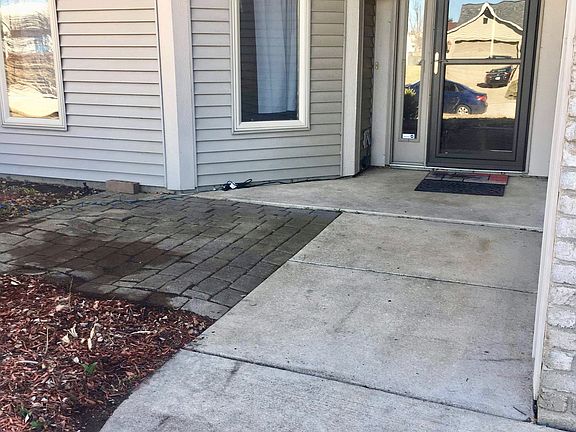 3rd image of 215 S Brookfield Dr