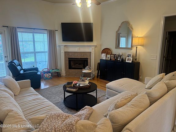 4th image of 128 Seville Way