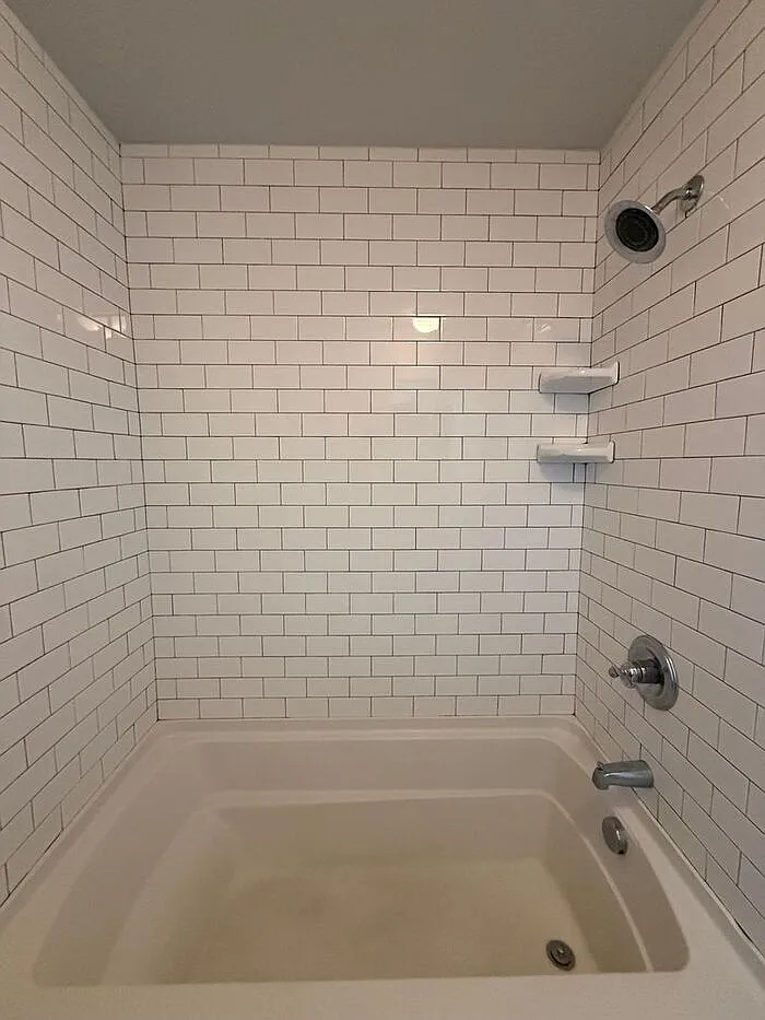 Studio, 1.0 bath, 450 sqft, $895 — Photo 4