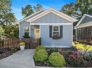 304 Cottage Ct, Ball Ground, GA 30107