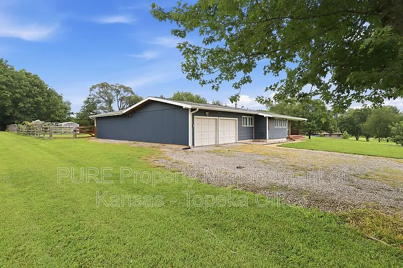 3 bed, 2.0 bath, 1700 sqft, $2,500 — Photo 4
