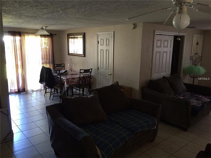 2nd image of 4401 W Knollwood St