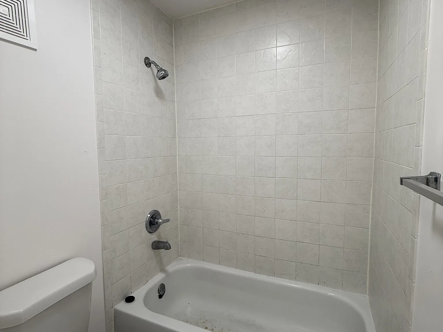 2914 NW 55th Avenue - 1D — Photo 4