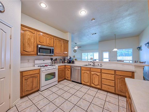 3rd image of 6020 Portridge Dr