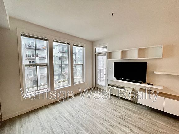 5th image of 1775 Chapman Pl #310
