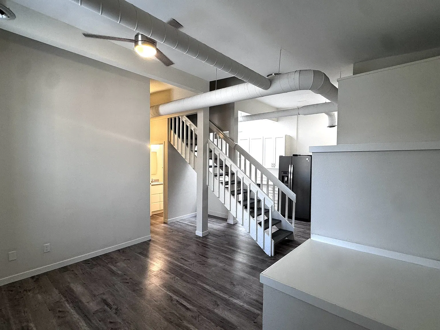 4 bed, 1275 sqft, $2,907 — Photo 2