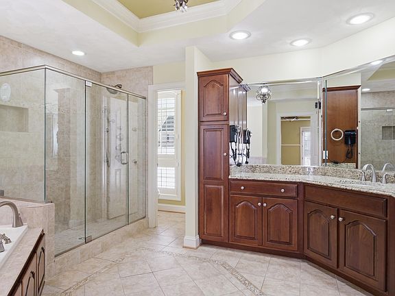 3rd image of 404 Vista Rdg