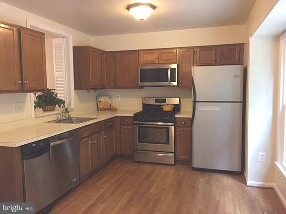 2nd image of 4798 Gainsborough Dr