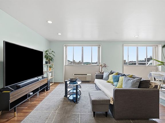 2nd image of 128 N Craig St APT 909