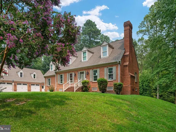 120 Lacy Ln, Bowling Green, VA 22427