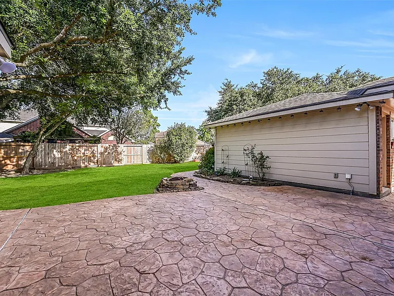 513 Meadow Bend Dr — Photo 31
