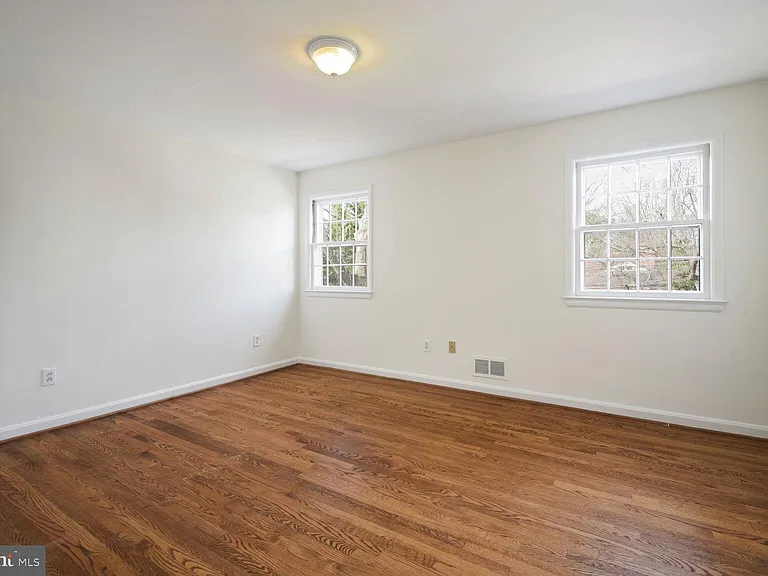 5801 Hillburne Way — Photo 22