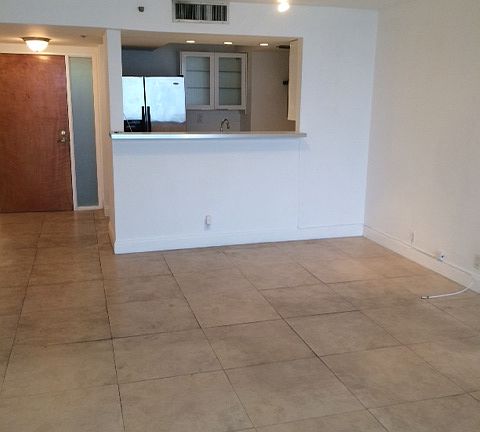 5th image of 7601 E Treasure Dr APT 1909