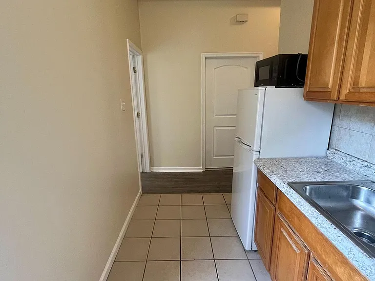 4061 Powelton Ave #1F — Photo 5