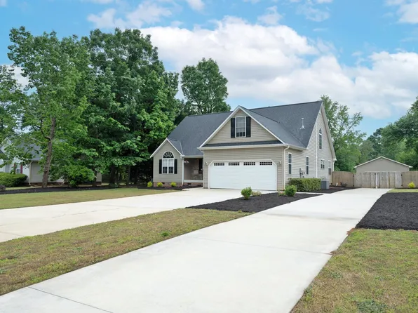 8 Wooded Glenn Ct, Pelzer, SC 29669