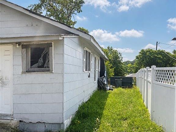 4th image of 1203 Valleyview St