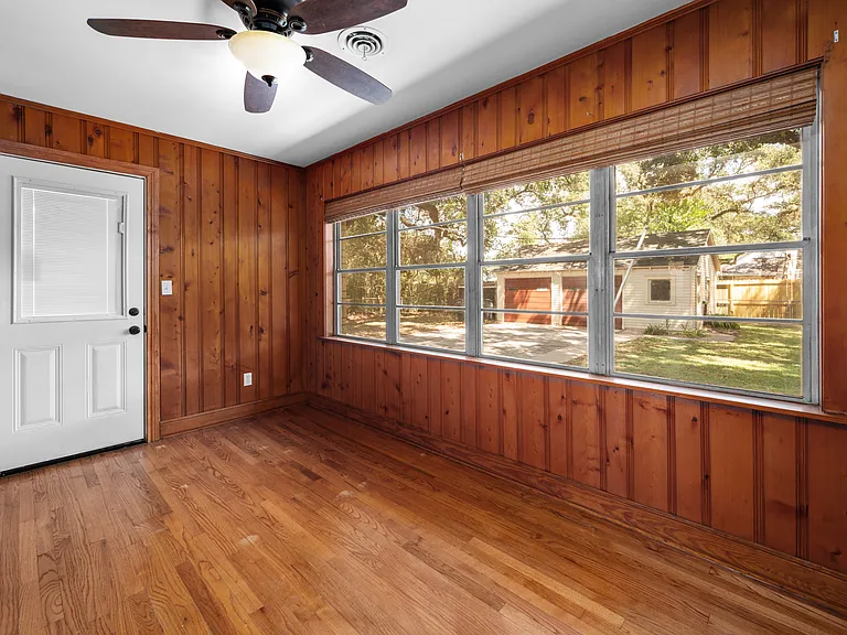 940 Hardeman St — Photo 10