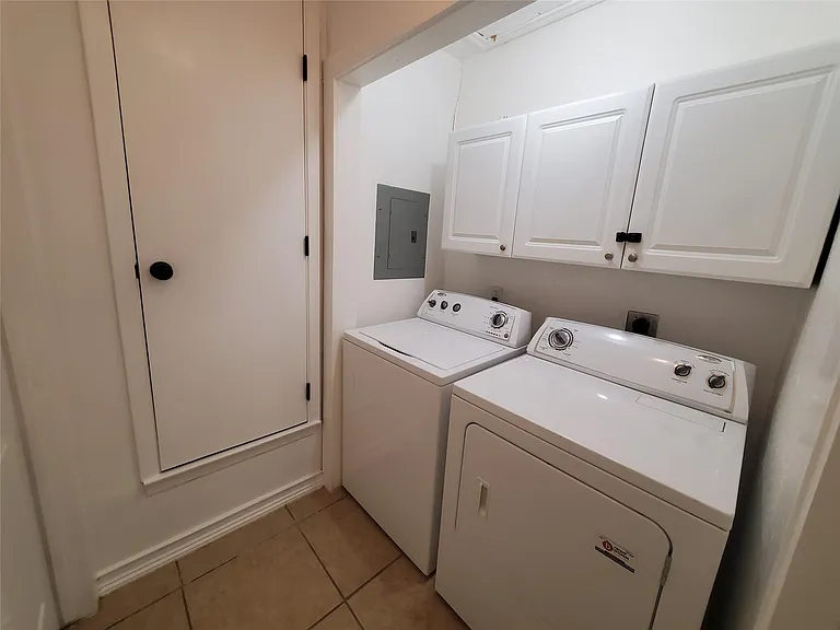 924 Acorn Oaks Dr #A — Photo 13