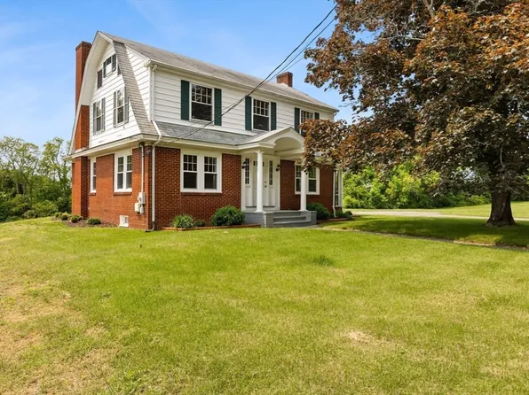 425 Plymouth St, Middleboro, MA 02346