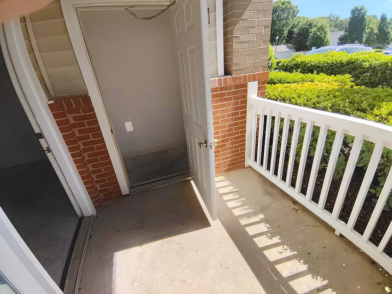 9017 McDowell Creek Ct — Photo 22