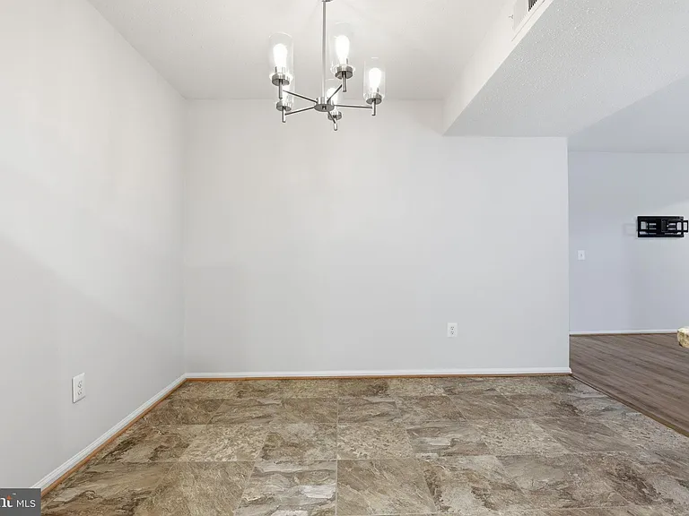 119 Fort Evans Rd SE #B — Photo 15