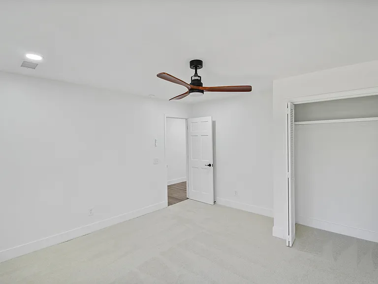 305 Mayfield St — Photo 24