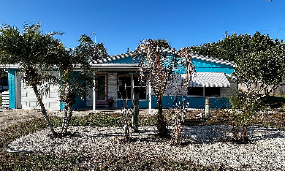 1575 NE Hilltop St, Jensen Beach, FL 34957 | Zillow
