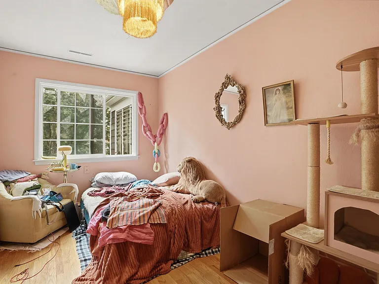 321 McLean St — Photo 15