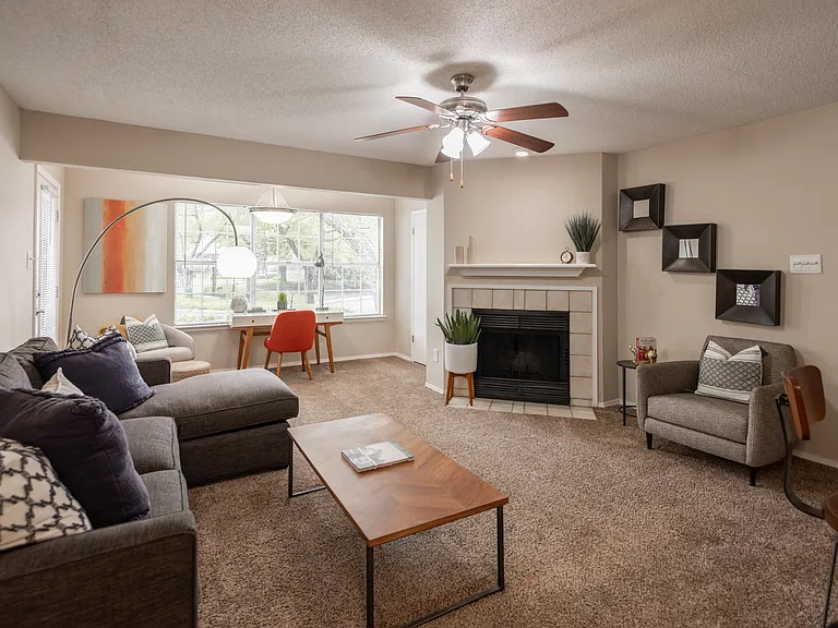 Riverset Apartments — Photo 10