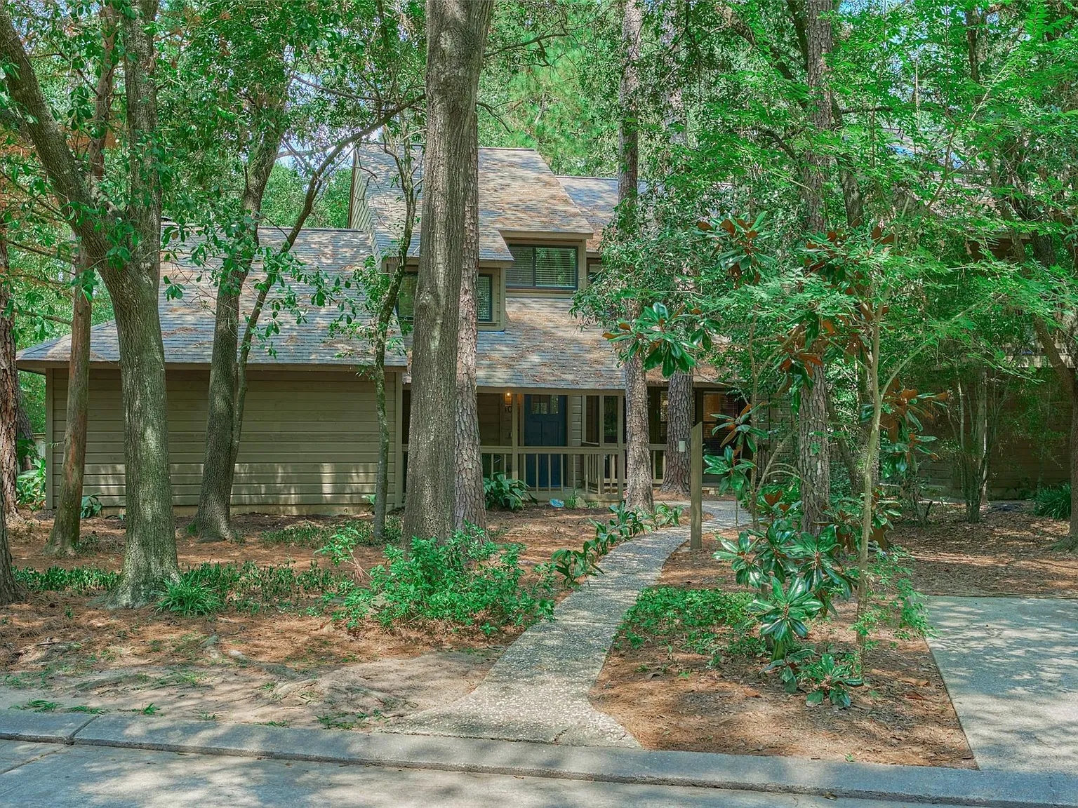 3 bed, 2.5 bath, 1661 sqft, $2,275 — Photo 2