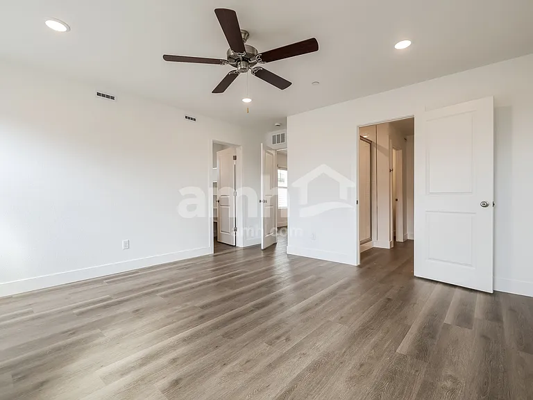 10253 Peoria Pkwy — Photo 7