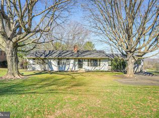 492 Foxcroft Rd, Warrenton, VA 20186