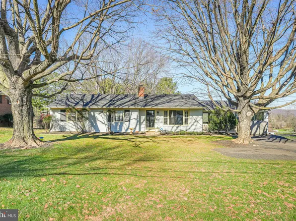 492 Foxcroft Rd, Warrenton, VA 20186