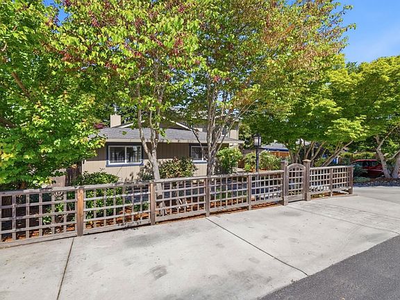 3rd image of 270 La Cuesta Dr