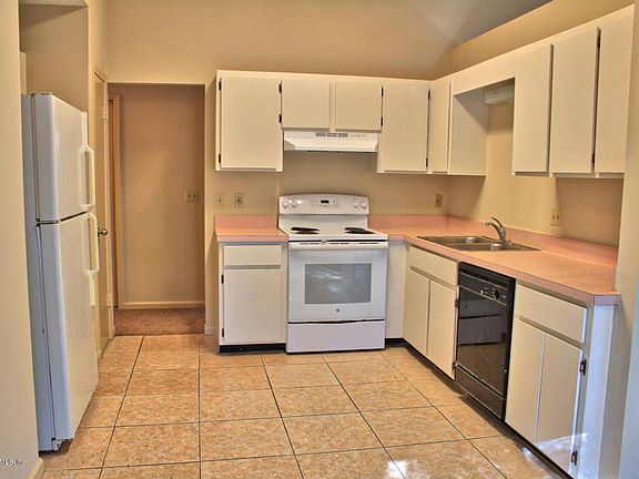 4th image of 1218 Cove Landing Dr