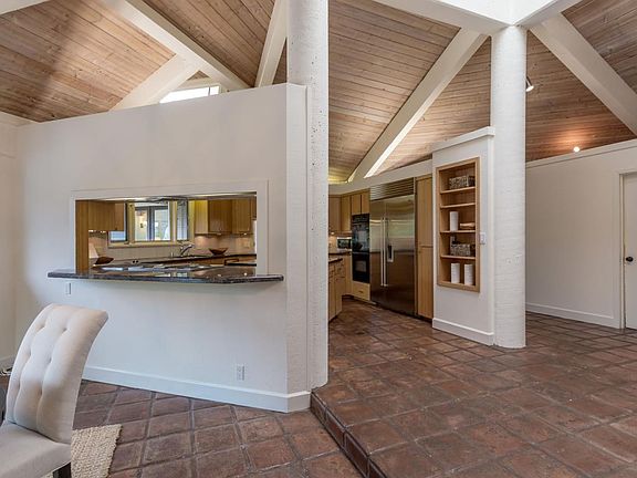 4th image of 214 Raymundo Dr