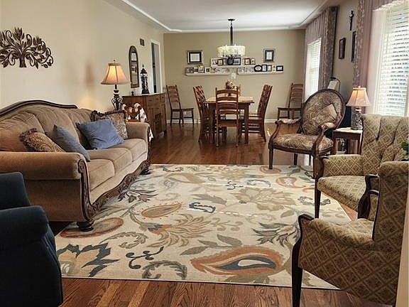 2nd image of 602 Thunderbird Dr