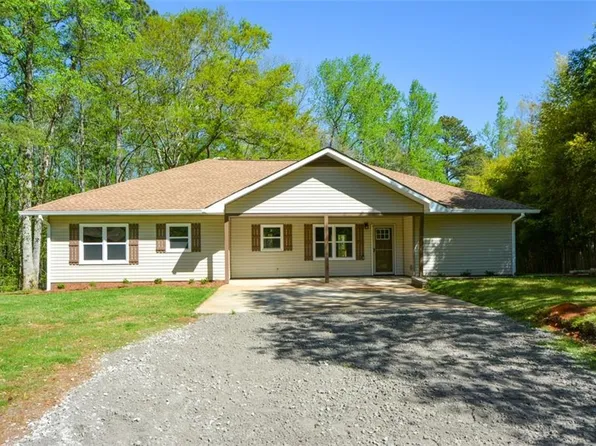 25 Howard Rd, Carrollton, GA 30116