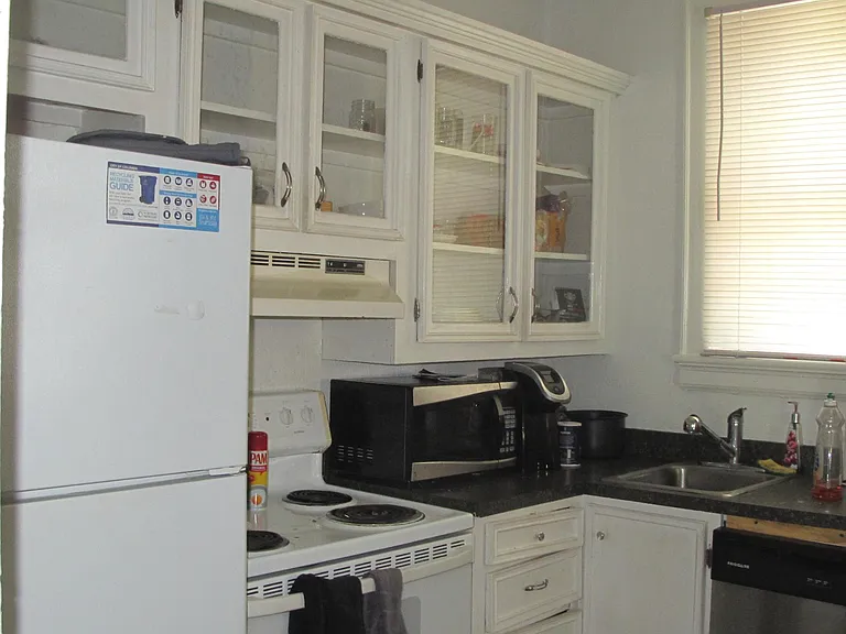 806 Heidt St — Photo 3