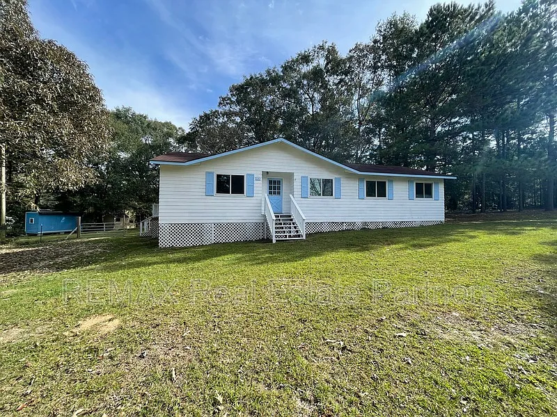 320 White Chapel Rd
