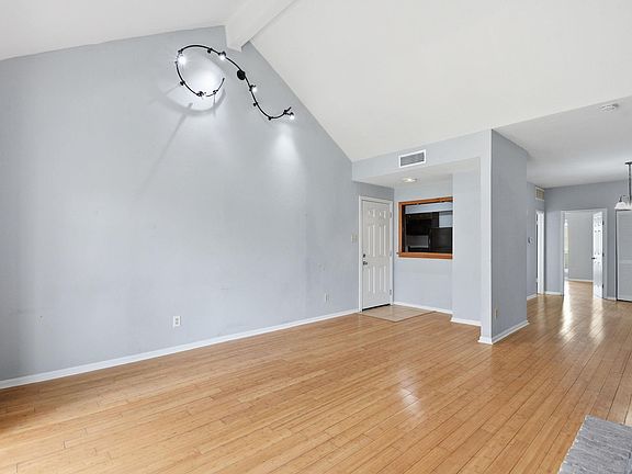 3rd image of 2100 Tanglewilde St APT 576