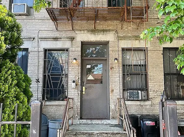 384 New Jersey Ave Floor 3, Brooklyn, NY 11207