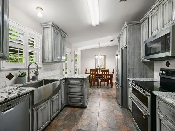 13467 Chase St, Gonzales, LA 70737