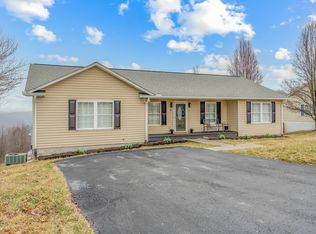 50 Wood Ridge Dr NE, Christiansburg, VA 24073