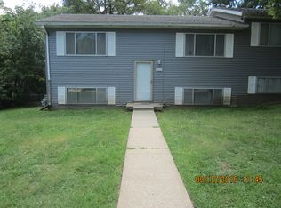 665 Santa Fe St, Leavenworth, KS 66048