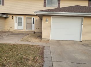 107 Deerpath Dr, Morris, IL 60450