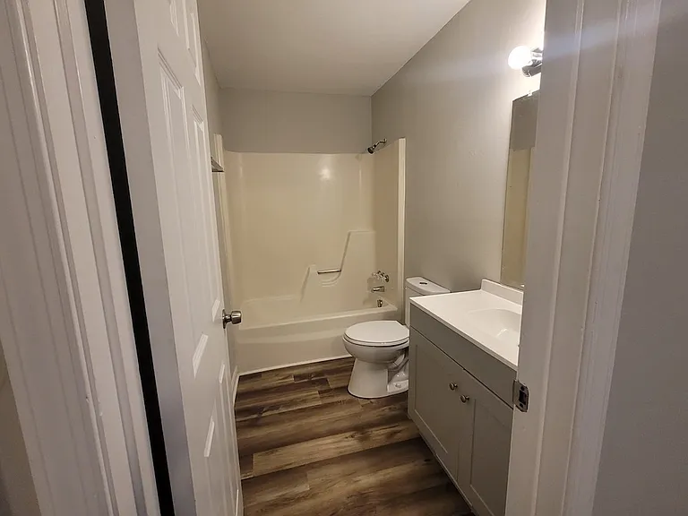 105 Plaza Oaks Rd #11 — Photo 5