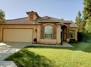 10833 N Tea Party Ln, Fresno, CA 93730