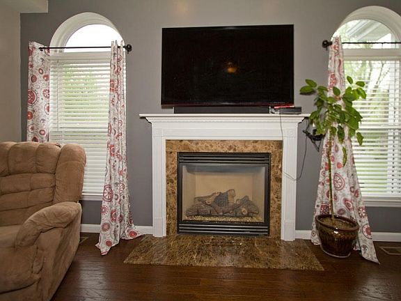 gas fireplace n great room
