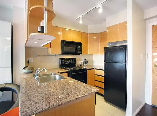 1189 Howe St #2102 — Photo 3